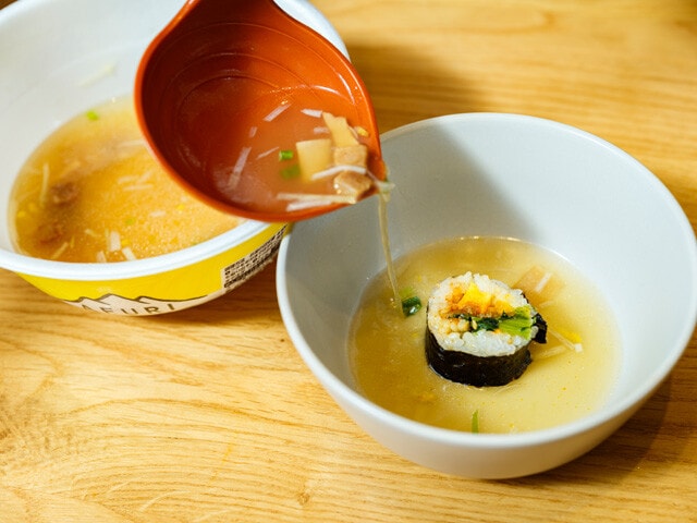 AFURIカップめん（日清食品）＋牛プルコギキンパ（ファミマル）