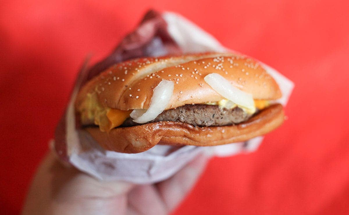 「中毒性ある」【マクドナルド】の新作はパンチが効いて満足度高めだった