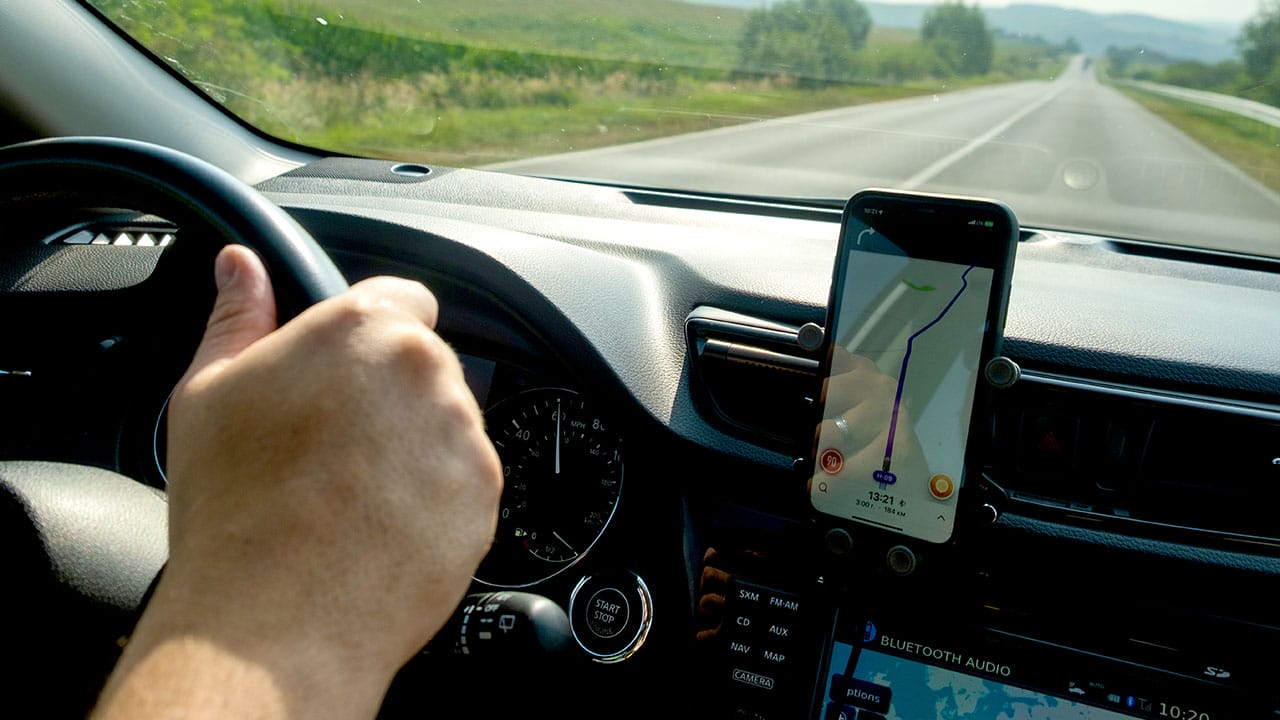 スマホが便利すぎる?カーナビ離れが止まらない…主役は“スマホナビ時代”への画像1