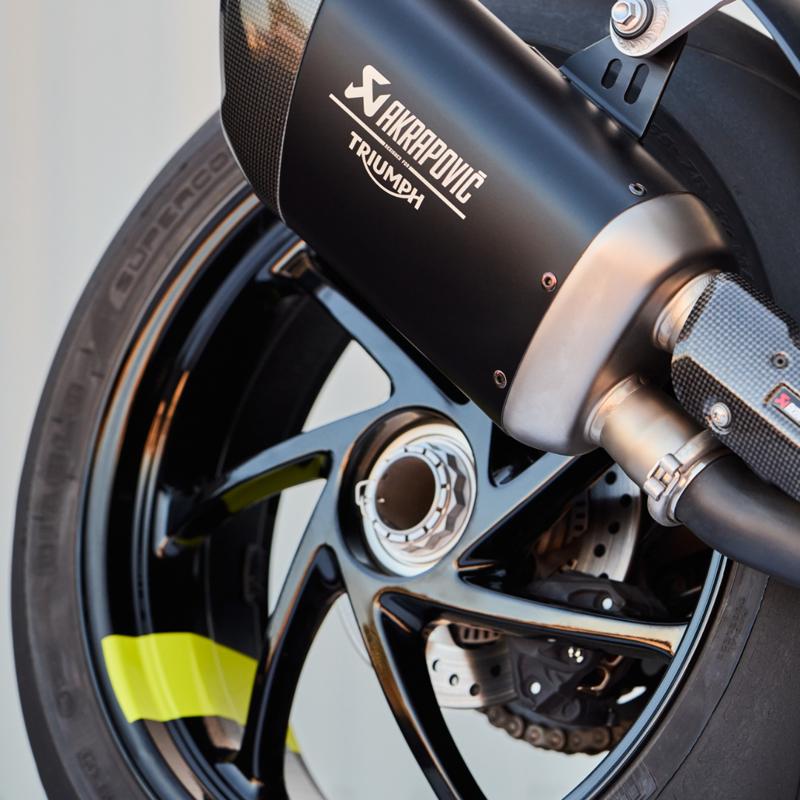 トライアンフから「新型SPEED