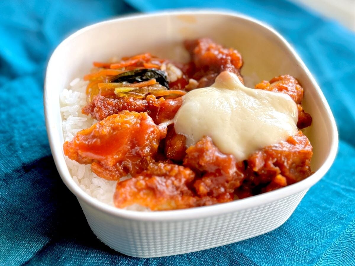 韓国好きは絶対食べて!【セブン】話題のヤンニョム丼がウマすぎた