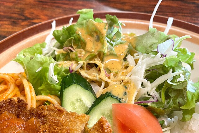 しゃきしゃき感が嬉しいサラダ