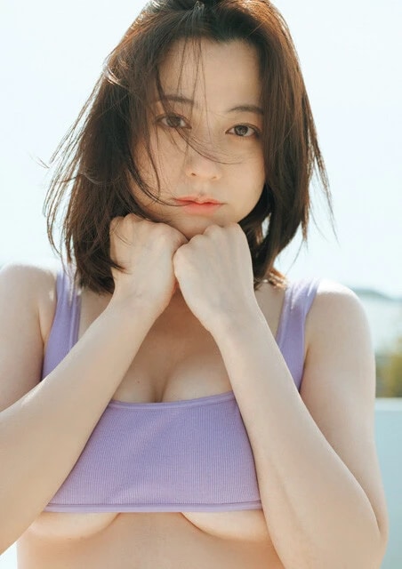 『週刊プレイボーイ』のグラビアに登場した杉本有美