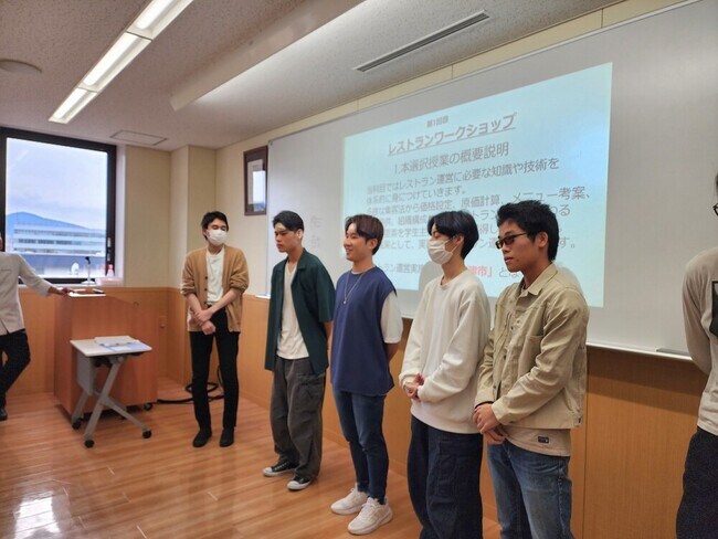 京都調理師専門学校の学生たち 京都調理師専門学校の学生たち