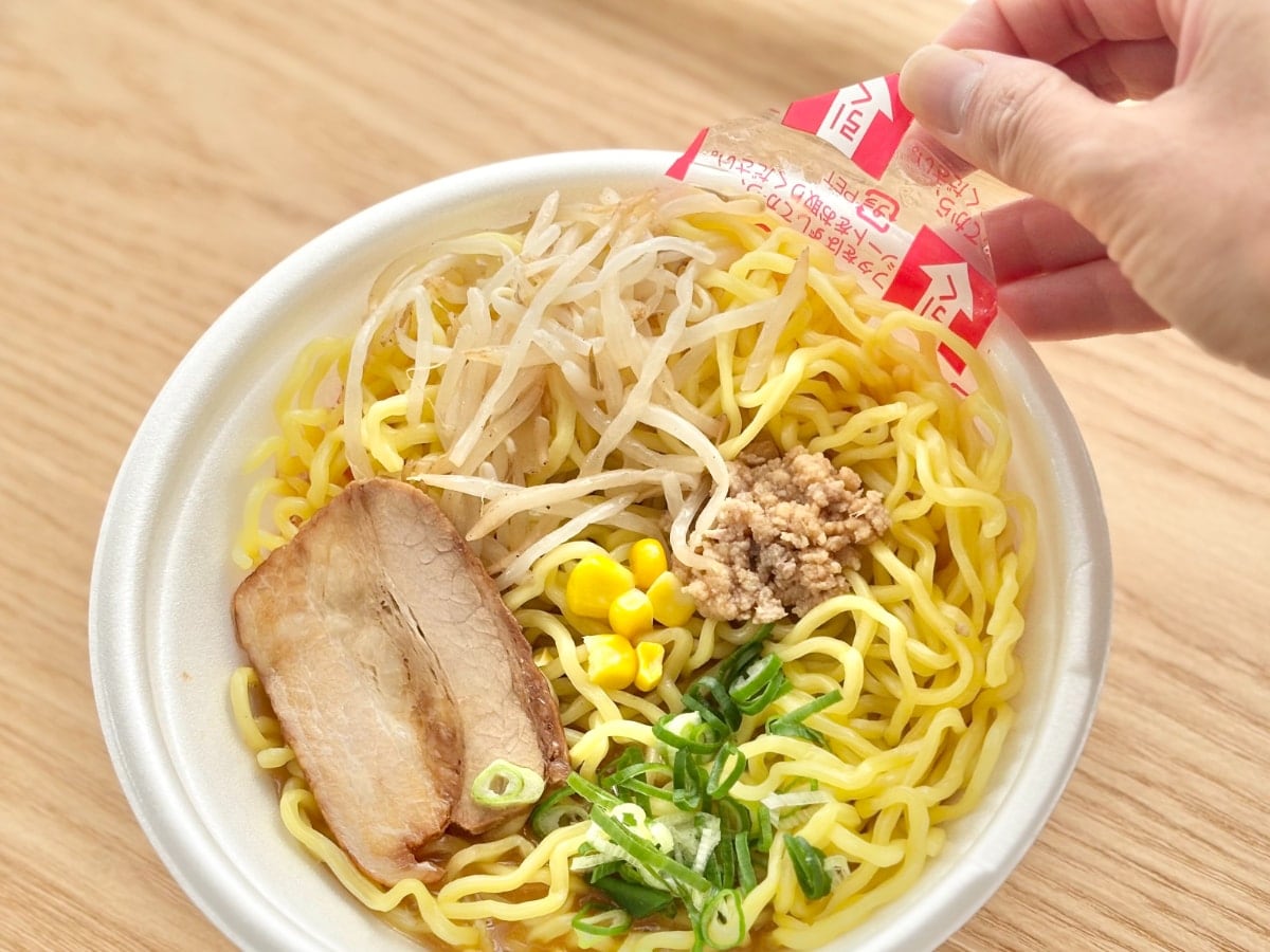 濃厚スープが本格的！【ファミマ】のラーメンはみんなが好きそうな味