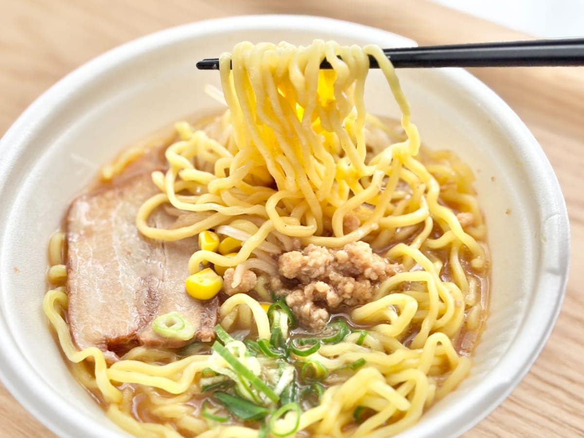 濃厚スープが本格的！【ファミマ】のラーメンはみんなが好きそうな味