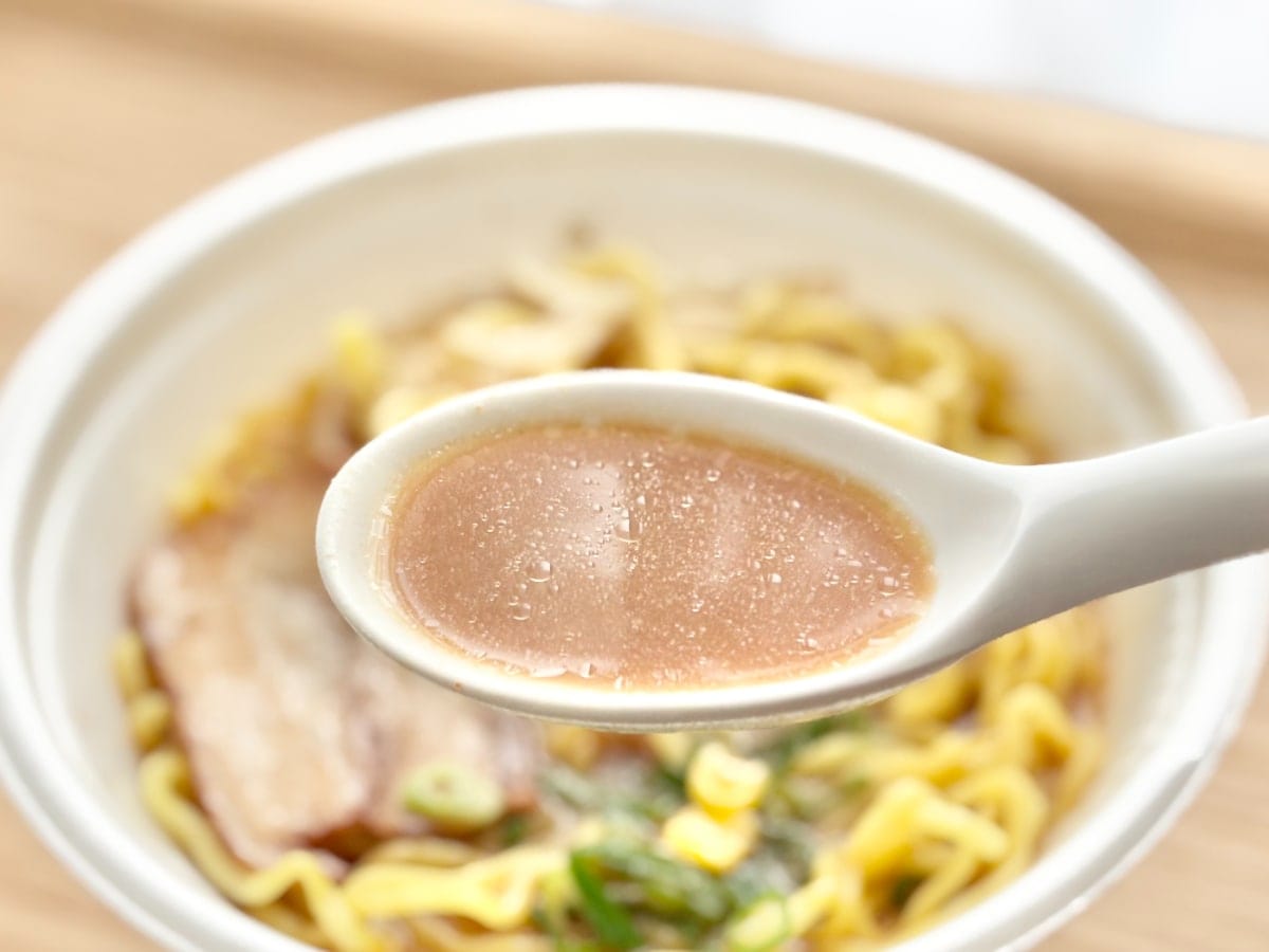 濃厚スープが本格的！【ファミマ】のラーメンはみんなが好きそうな味