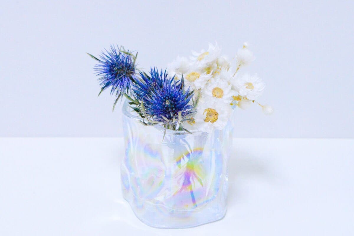 セリアの花瓶おすすめ6選｜大きめのものやおしゃれな一輪挿しも紹介