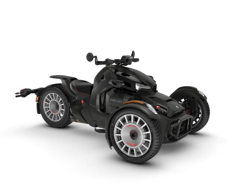 バイカーズパラダイスが「バイクマタガリ体験×モトブロガー×イオンモール」からなる