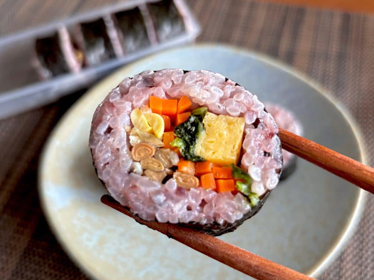 【無印良品】冷凍キンパ2種食べ比べ！リピーター続出の美味しさ秘密は「1.5倍」！？
