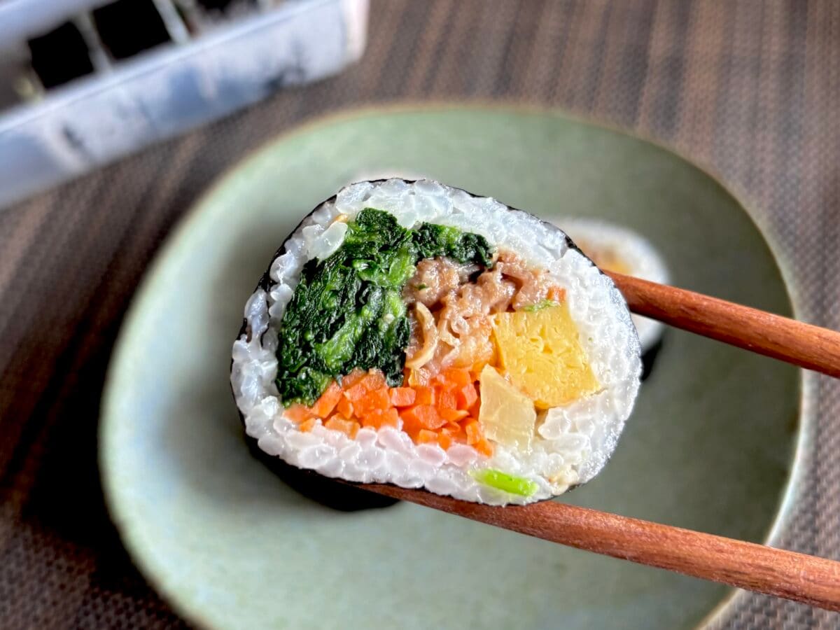 【無印良品】冷凍キンパ2種食べ比べ！リピーター続出の美味しさ秘密は「1.5倍」！？