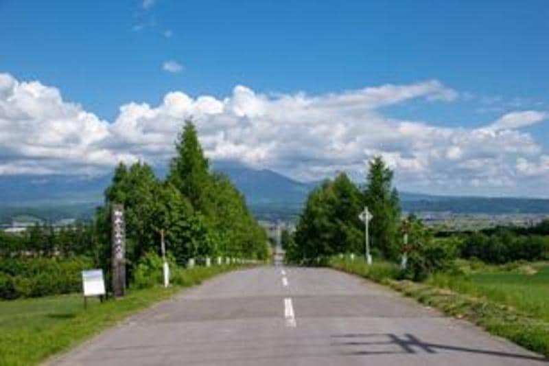 元二輪GPワークスライダー/モータージャーナリスト・宮城光さんと走る「北海道絶景ツーリング」3日間ツアーを催行いたします。