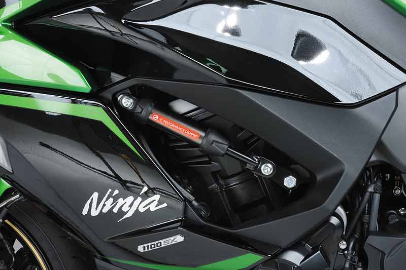 アクティブのパフォーマンスダンパーに「Z H2 SE」「ゼファー400χ」用が登場! ほか車種追加・年式更新 記事3