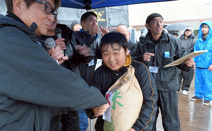 哀川翔さんが1投目から本命ハゼを手中！ 300人が参加した『三河湾釣り大会』が開催