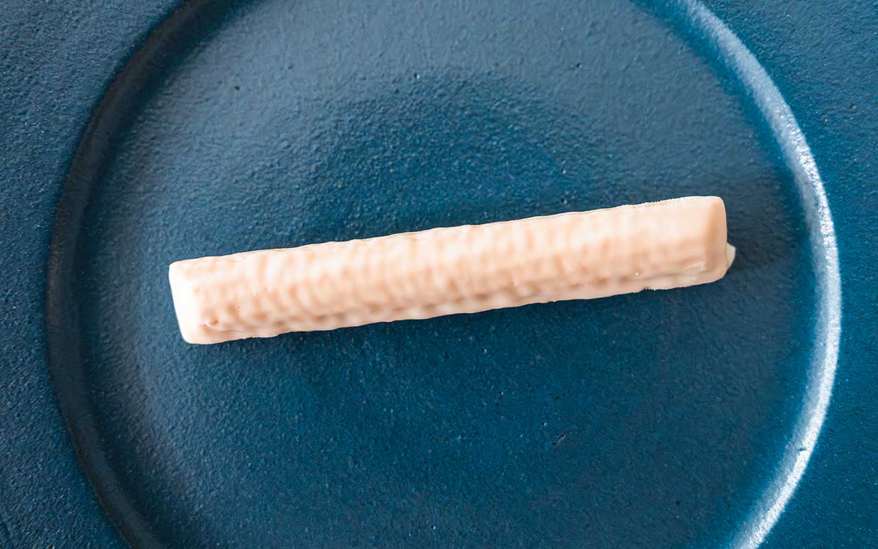 中も外も真っ白【ブルボン】新発売の「エリーゼ」ガチで美味すぎだろ