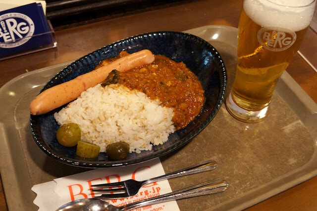 「南国スパイシー鶏と野菜と豆のカレー（生ビール付）」