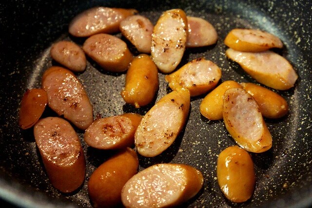 シャウエッセン炒めて  