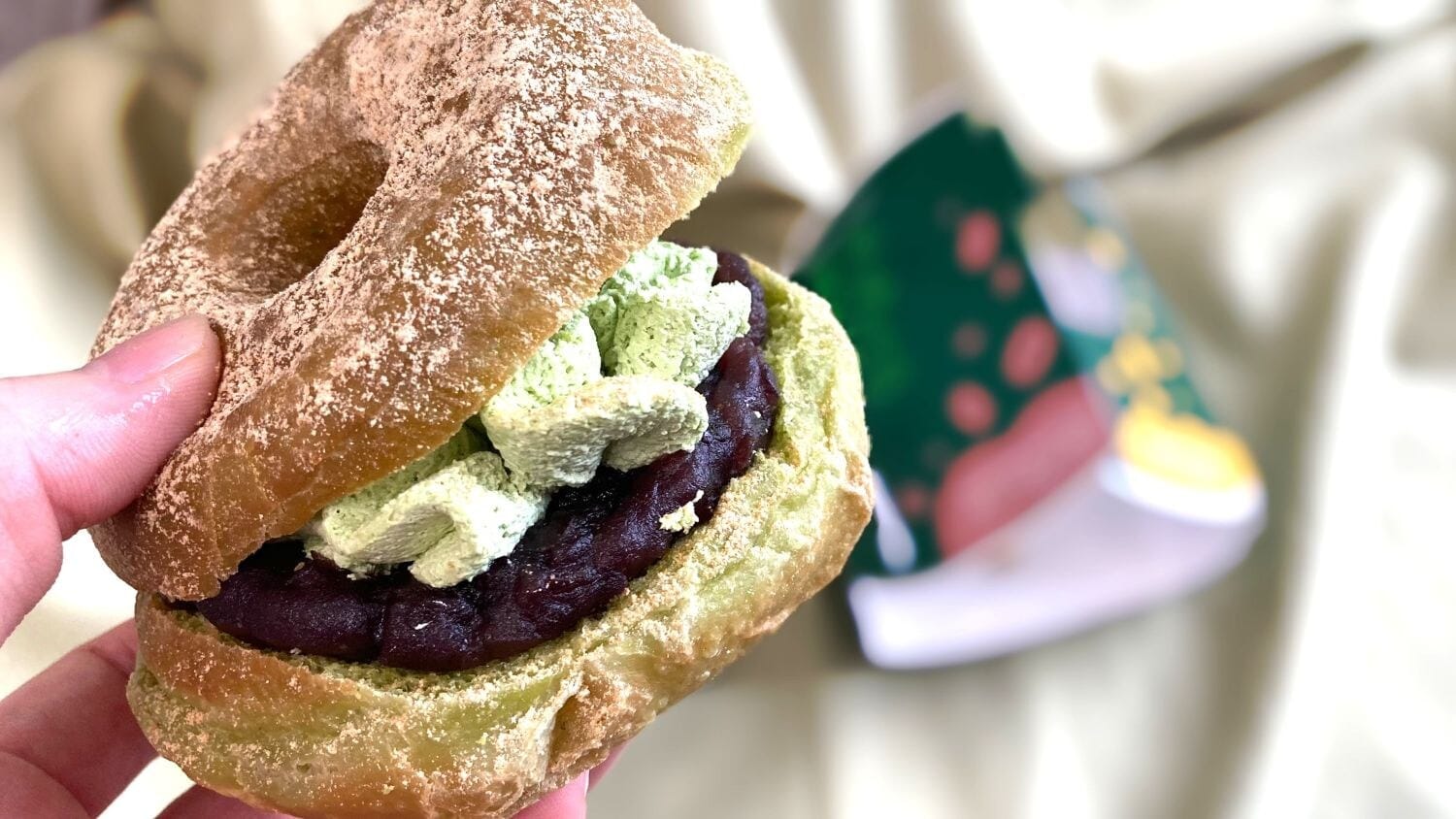 「これはドーナツバーガー」「一番好き」【ミスド】ふわもち食感が激うまい!リピ確定の新作は必見