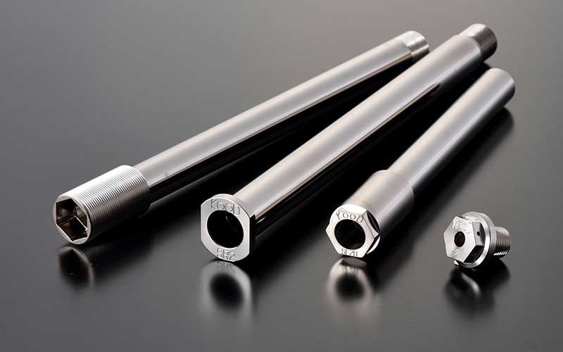 KOOD クロモリアクスルシャフトに INT650用追加／カワサキ車用リンクプレート＆ボルト・ナットセットも登場 記事1