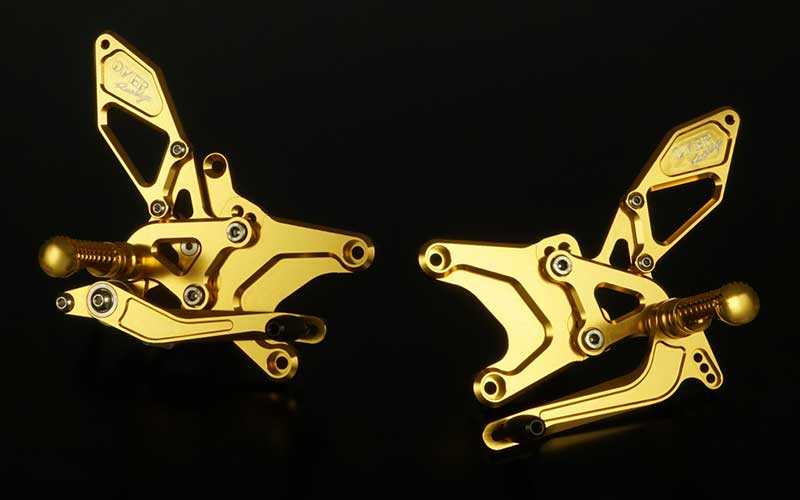 オーヴァーレーシング×ラフアンドロードの Z900RS用カスタムパーツ登場！ ゴールドカラーの「バックステップ＆スポーツライディングハンドルキット」 記事1