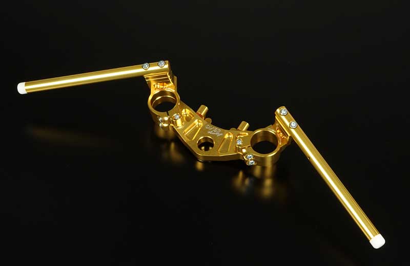 オーヴァーレーシング×ラフアンドロードの Z900RS用カスタムパーツ登場！ ゴールドカラーの「バックステップ＆スポーツライディングハンドルキット」 記事2