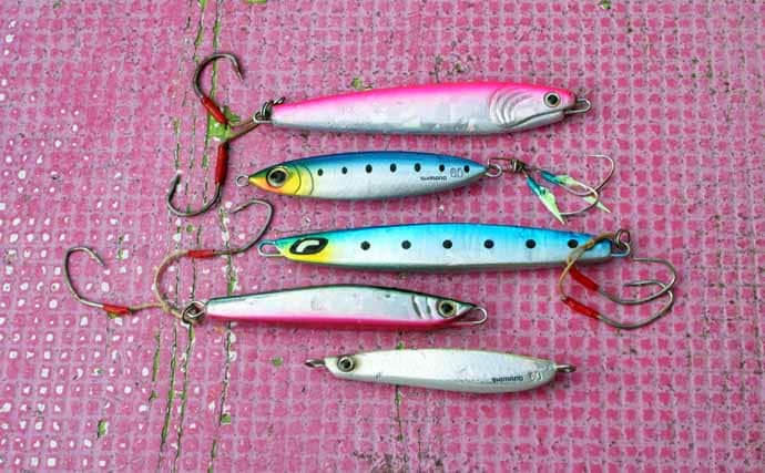 東京湾シーバスジギング船で60cm頭に3尾キャッチ【つり幸】赤金がアタリカラー