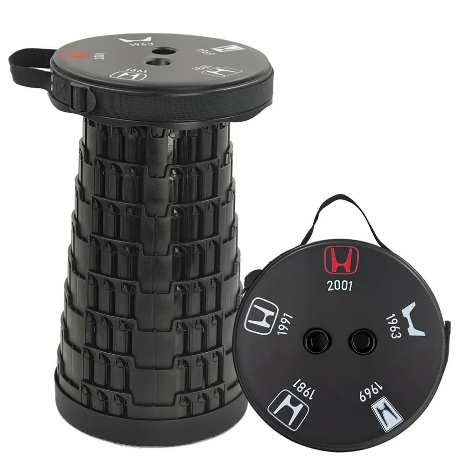 歴代のHonda Hマークがデザインされた折りたたみスツール