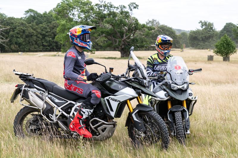 ジョニー・ウォーカーが自身初のアドベンチャーバイクでレッドブル・ロマニアクスに参戦、2位の結果を残す大健闘‼
