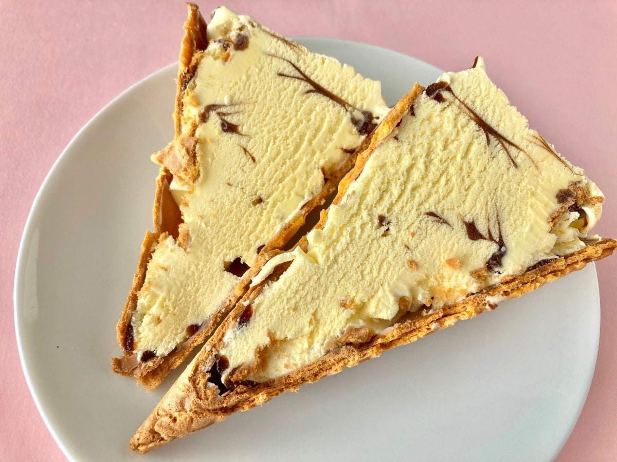 相性抜群！たっぷり詰め込まれてる！【ローソン】プリンアイスのワッフルコーン