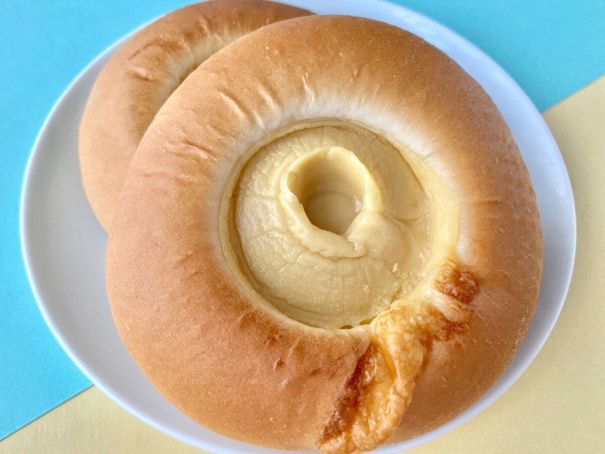 ビジュアルが斬新！リベイクもあり？【セブン】不思議な味わいのチーズパン