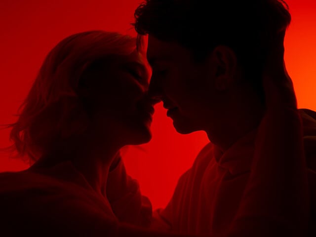 モンスターロマンスではオークやゴースト、さらには恐竜などとの官能的な恋愛が描かれる（写真はイメージ）