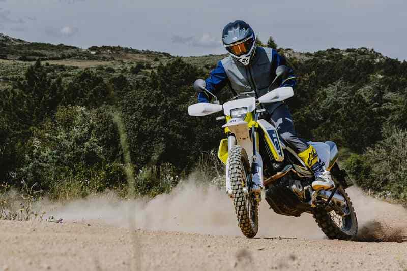 703 Supermoto／701 Enduro 記事5