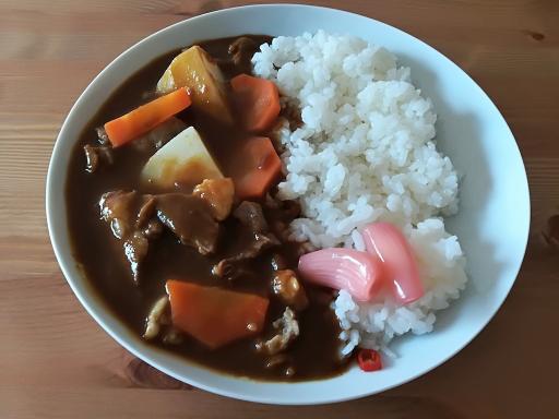 業務スーパーのレトルトカレー「おとなの大盛カレー」中辛は1食250gが約55円！